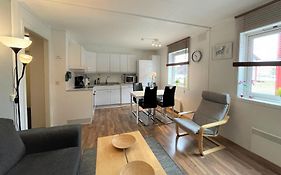 Lassiebyn 10 Entire Apartment With Parking & Kitchen